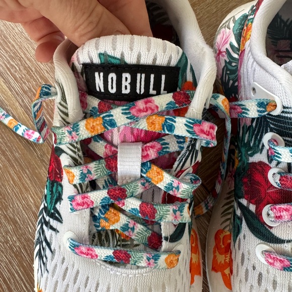 NOBULL Floral Sneakers. Tropical print woman size 5.5. GU come with box. - Picture 5 of 14